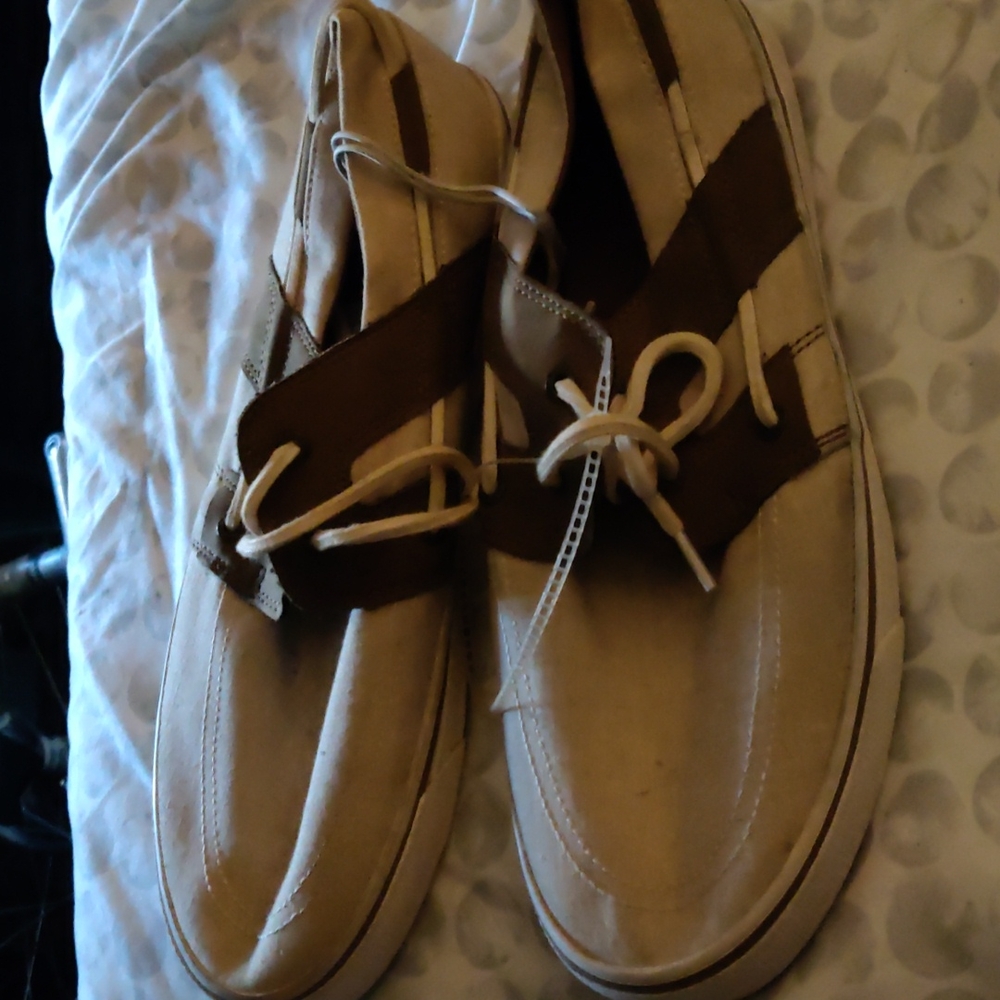 Tommy Bahama boat shoes